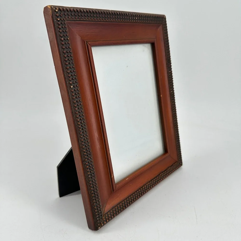 Wood 5x7 Picture Frame Beaded Hobnail Border Cherry Finish Tabletop Wall Mount